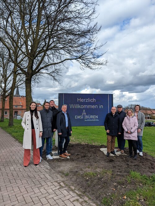 Das Foto zeigt die Mitglieder der Arbeitsgruppe (v.l.n.r.): Carla Holterhus, Klaus Hofschröer, Stefan Wolter, Berthold Kruse, Bürgermeister Markus Silies, Niels Kruthoff, Anke Hulsmeier und Hildegard Siemer.