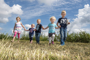 16-10-10_Kinder_Spelen_Feld_Schöning (1)