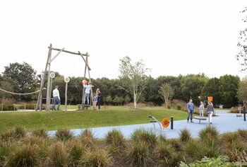 Stadtpark Papenburg - Mehrgenerationenspielplatz ©Papenburg Marketing GmbH_IMG_3053