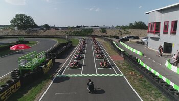 Startaufstellung beim Kartrennen ©The Kart Company Emsbüren