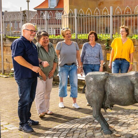 Herzog- und Kumpan-Tour – Gruppe unterwegs in Emsbüren ©VVV Emsbüren e