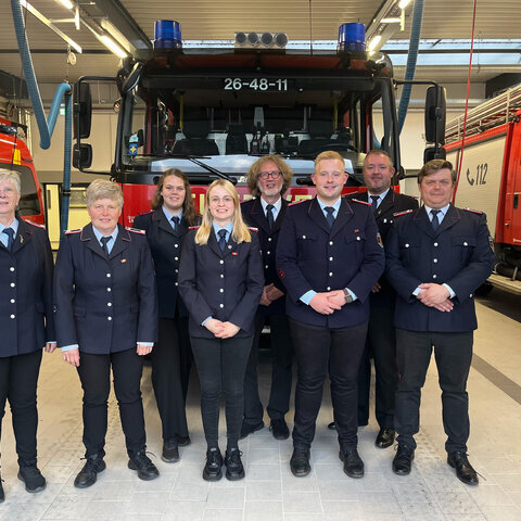 Vorstand des Musikzuges der Freiwilligen Feuerwehr Emsbüren. Es fehlt: Mareike Beck